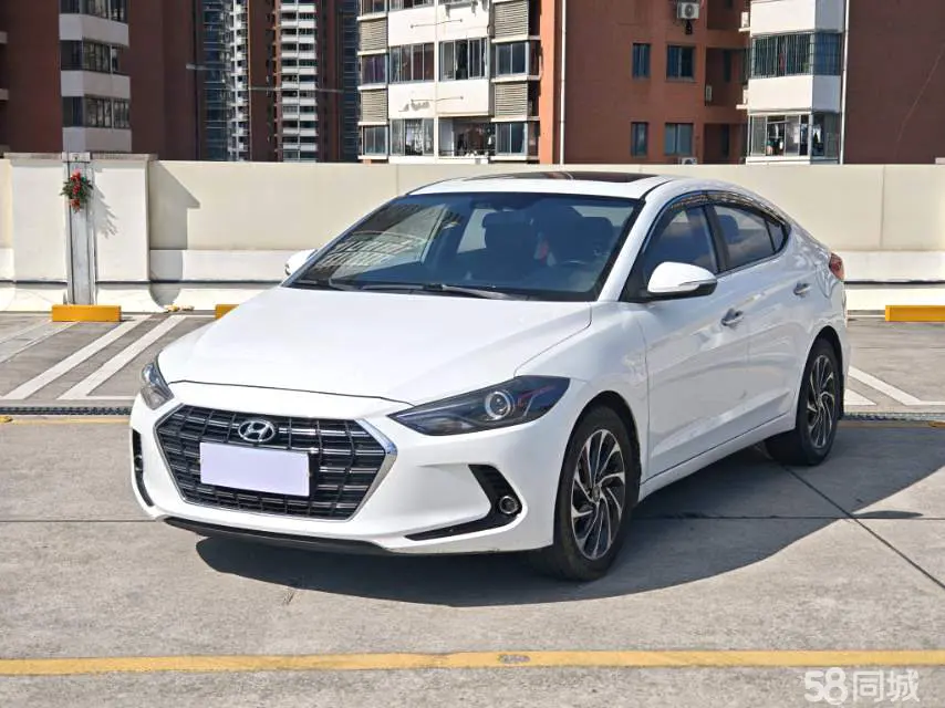 Hyundai Elantra AD 2019 immagine di auto 