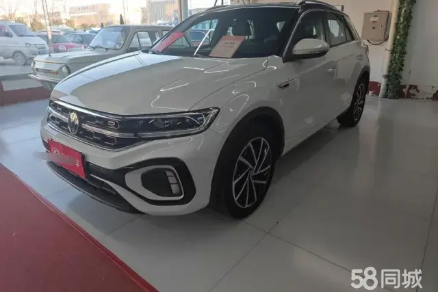 Volkswagen T-Roc 2023 immagine di auto 