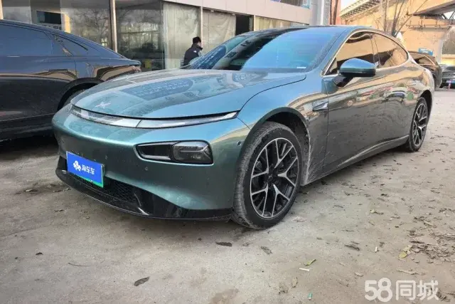 Xpeng P7 2023 汽车图片 