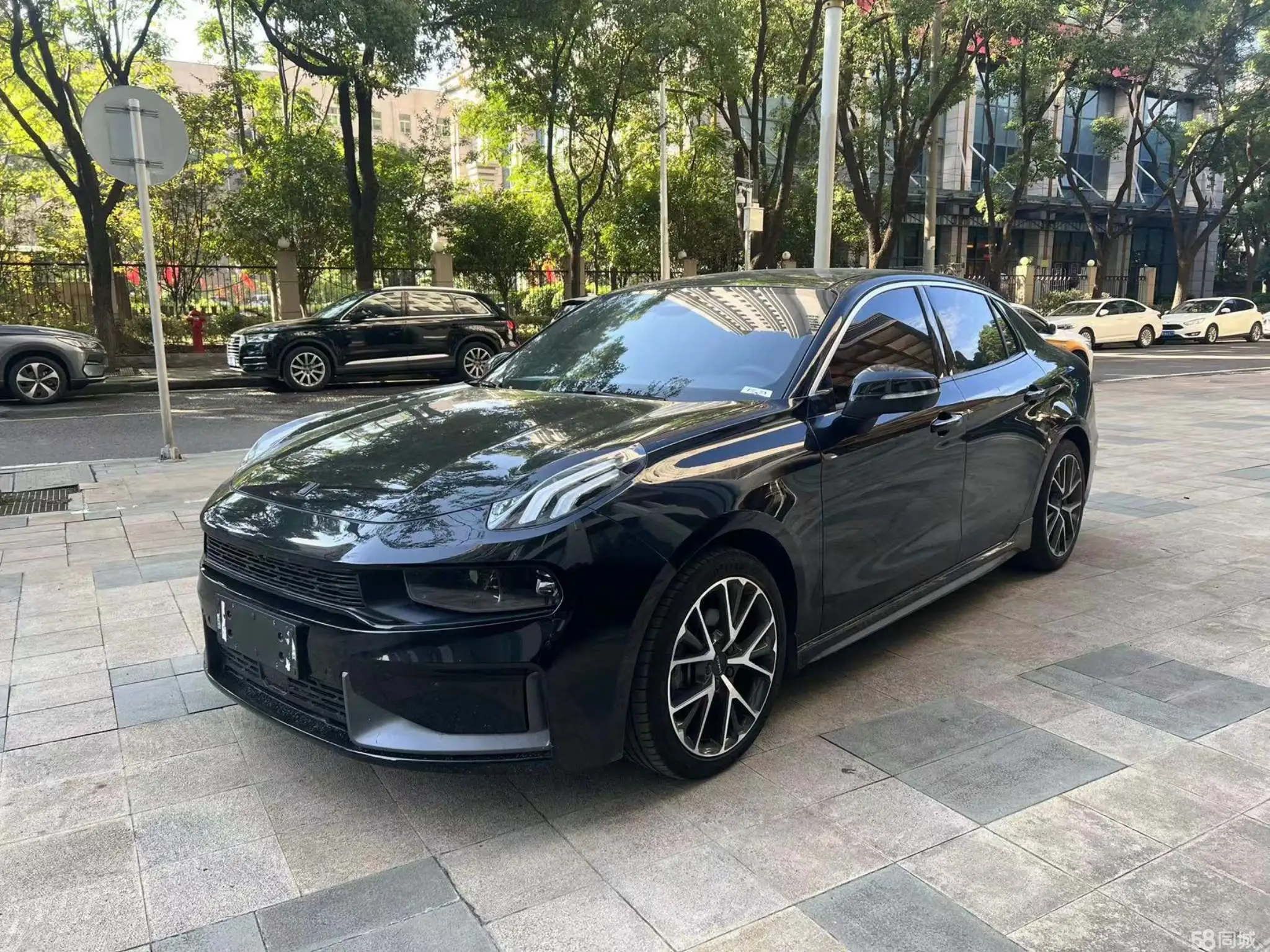 Lynk & Co 03 2019 car image 