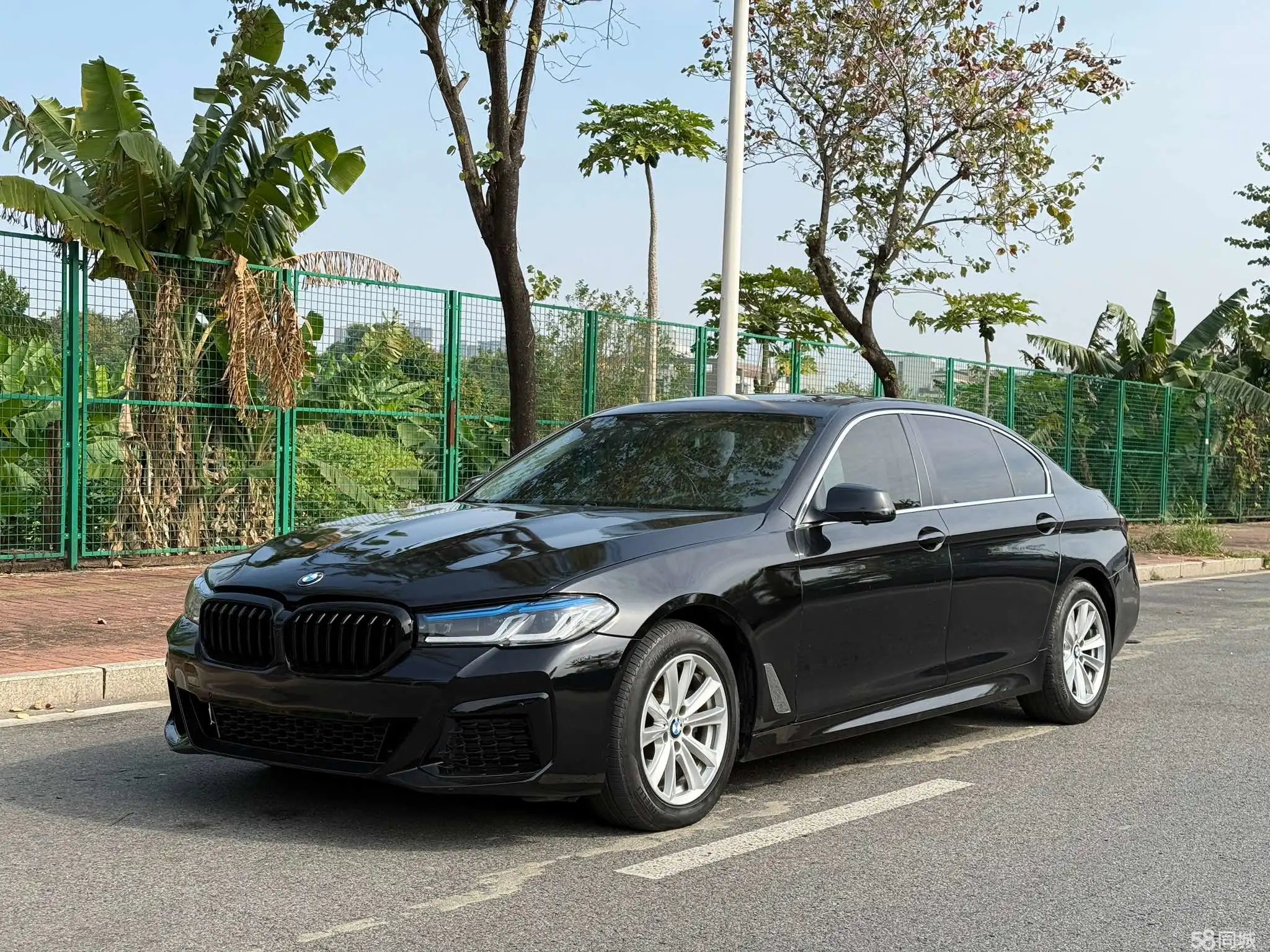 BMW 5 Series (Imported) 2011 car image 