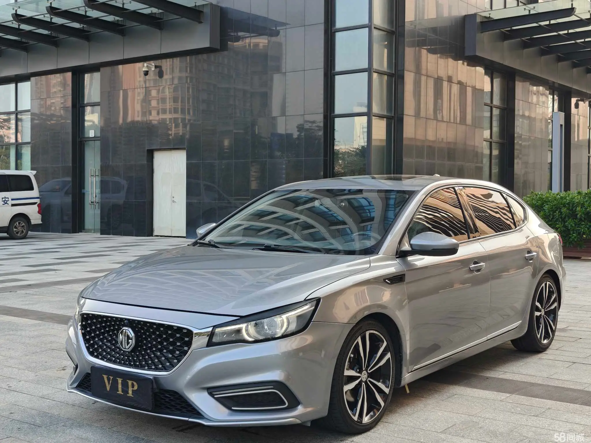 MG 6 2018 immagine di auto 