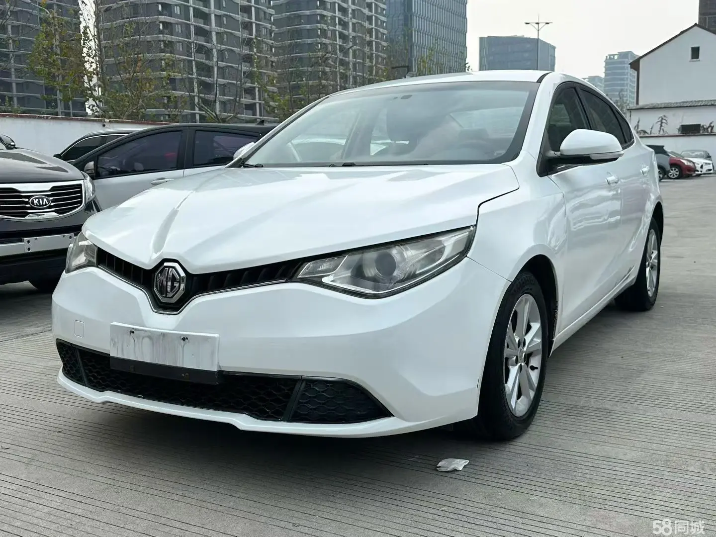 MG GT 2016 MG GT 2016 car image