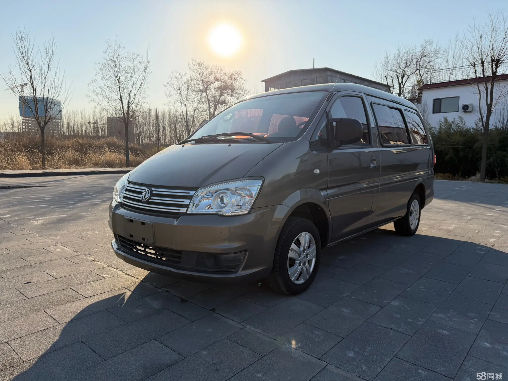 Forthing Lingzhi 2018 صورة سيارة 