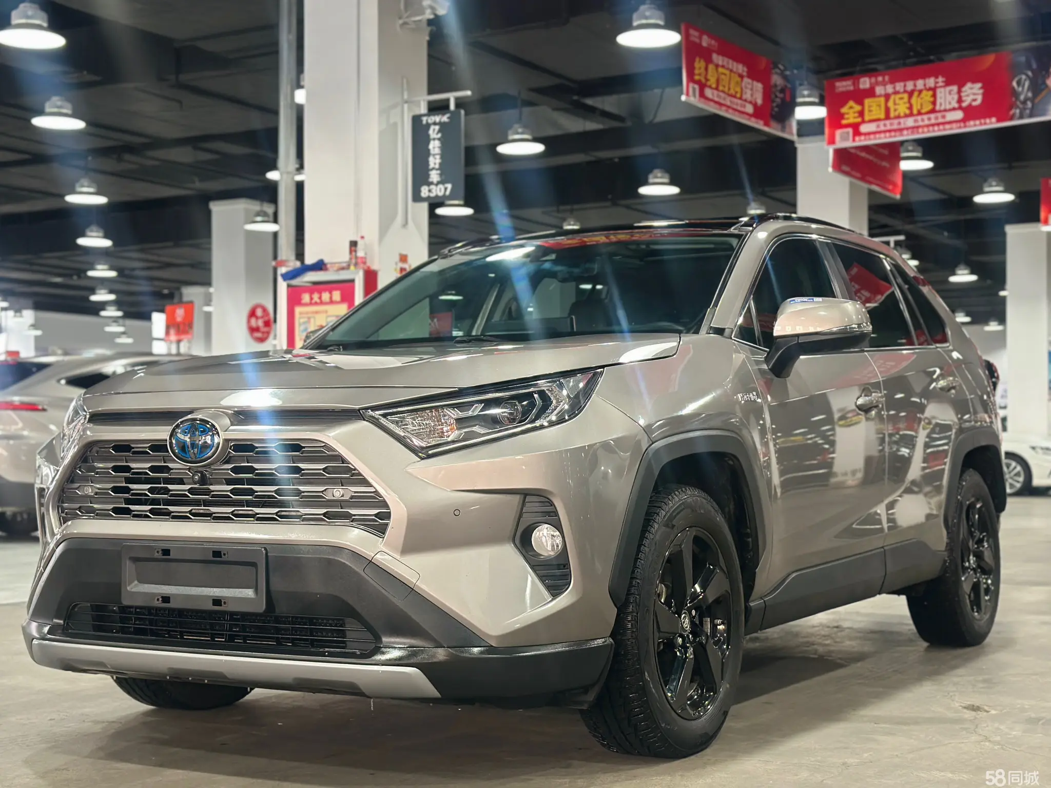 Toyota RAV4 2019 car image 