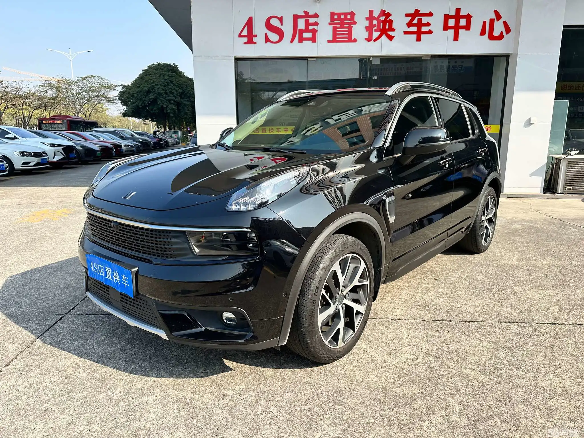 Lynk & Co 01 EM-P 2018 car image 