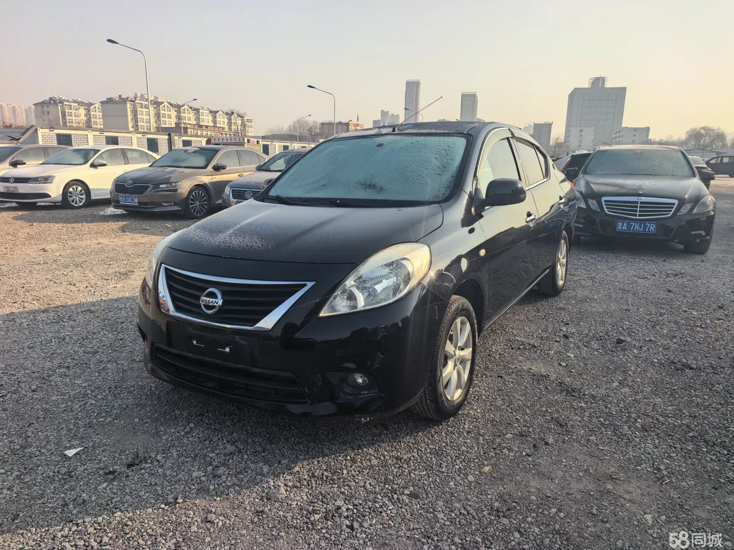 Nissan Sunny 2012 汽车图片 