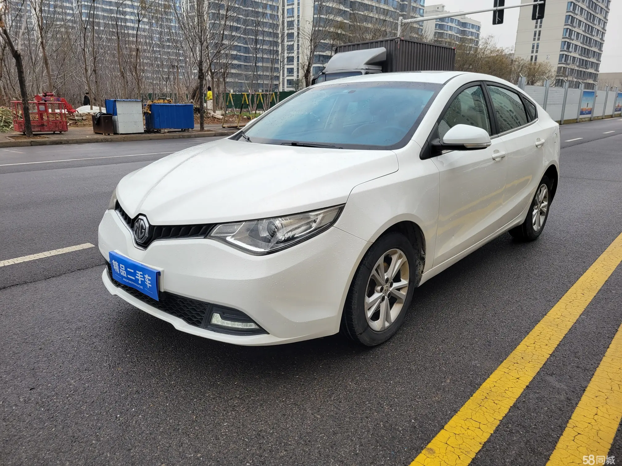 MG GT 2017 MG GT 2017 car image