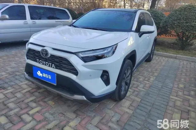 Toyota RAV4 2025 car image 