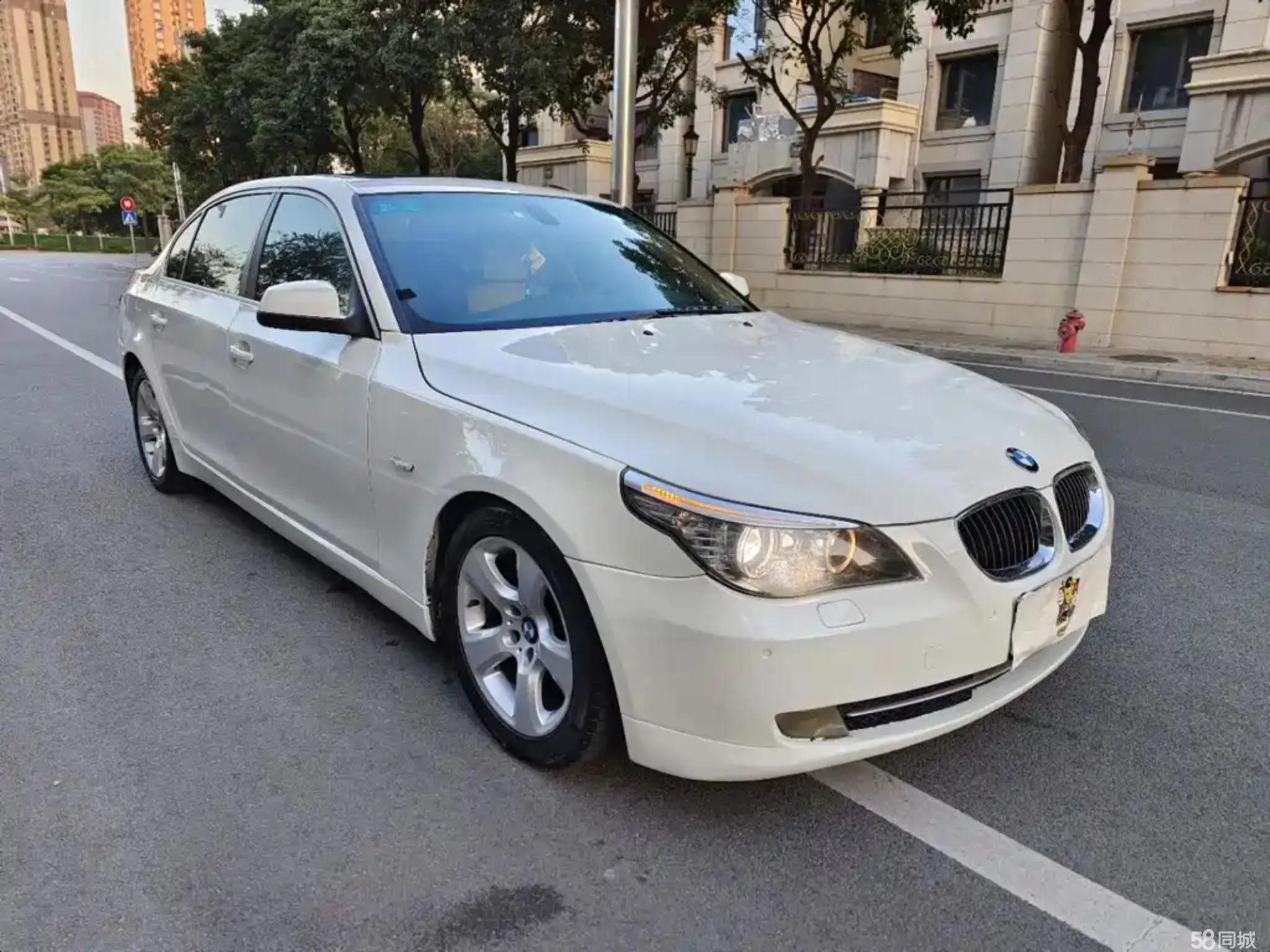 BMW 5 Series 2010 BMW 5 Series 2010 car image