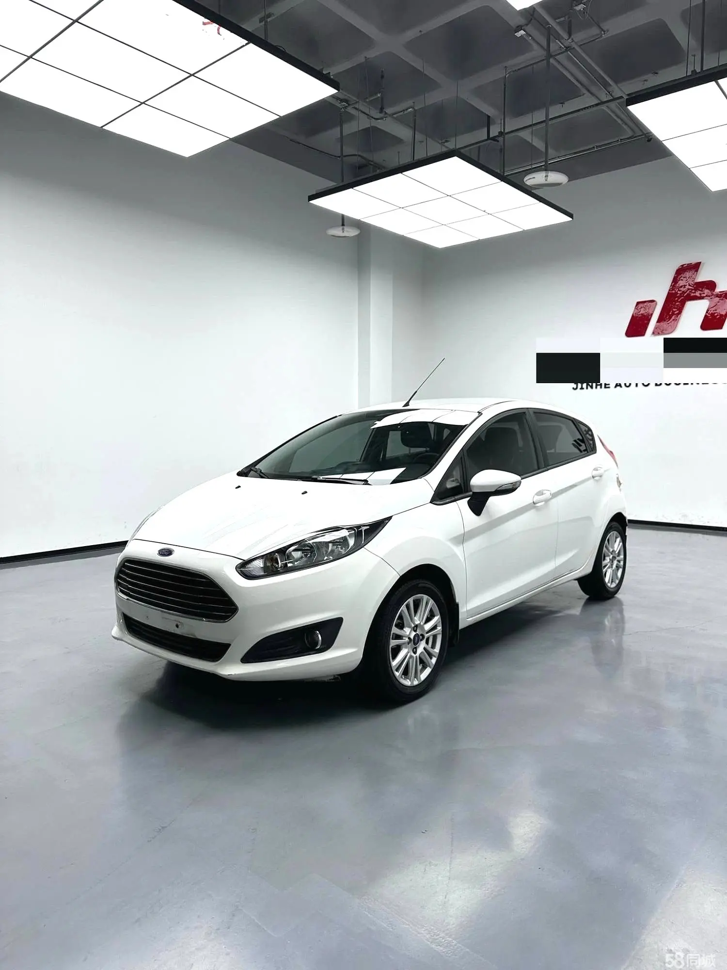 Ford Fiesta 2013 car image 