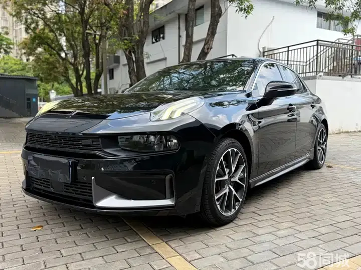 Lynk & Co 03 2019 Lynk & Co 03 2019 car image