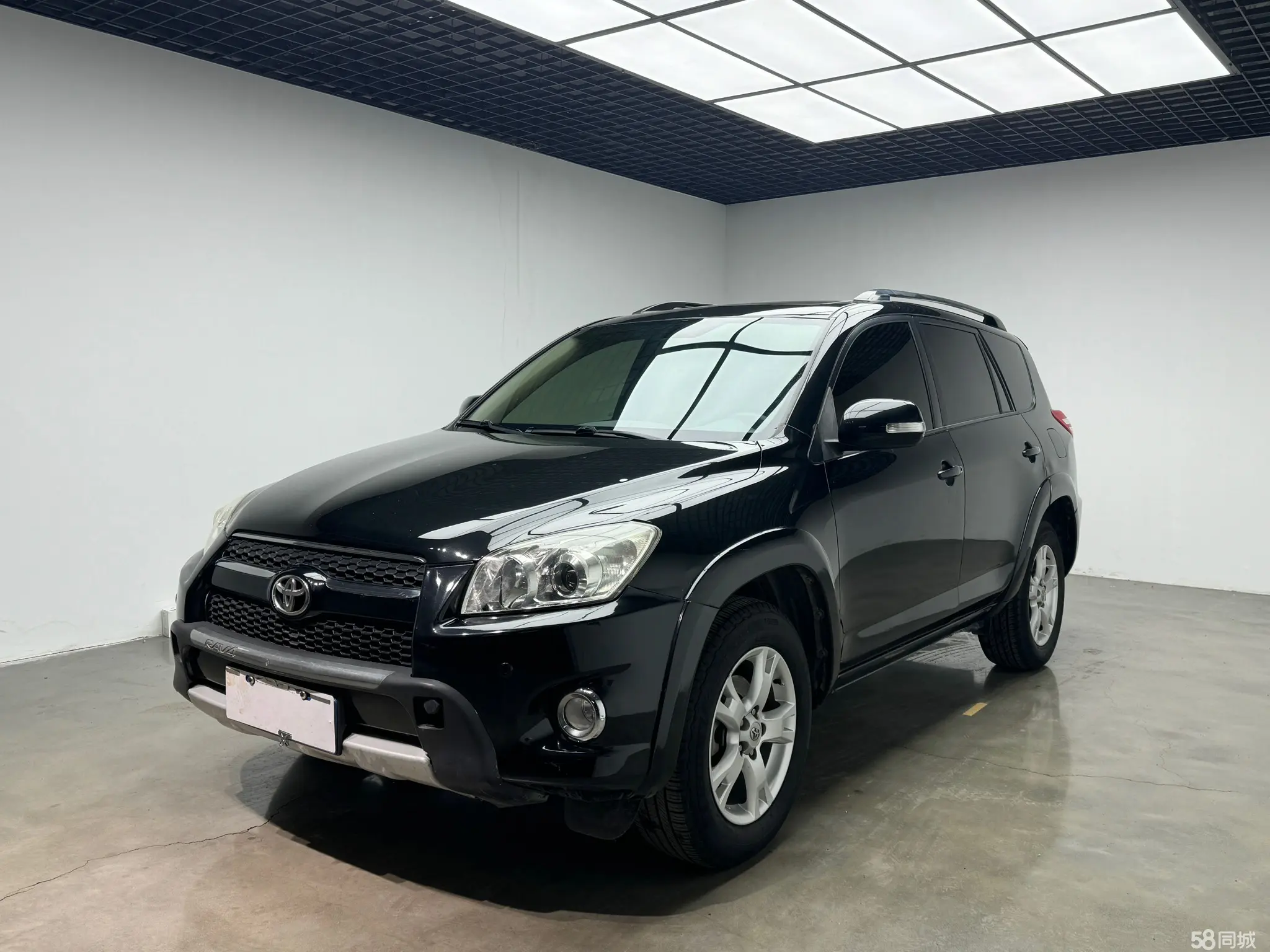 Toyota RAV4 2011 car image 
