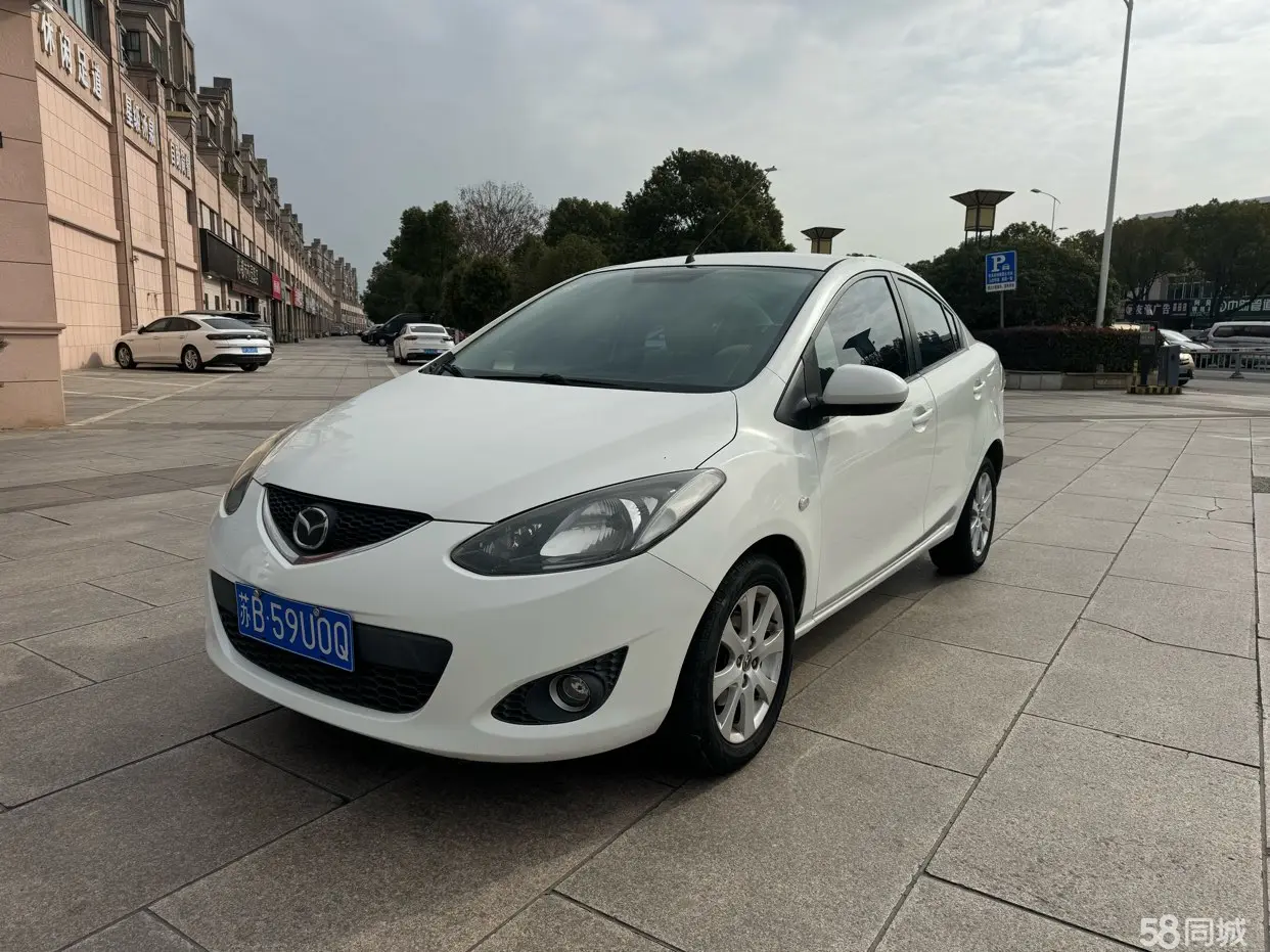 Mazda 2 2010 汽车图片 