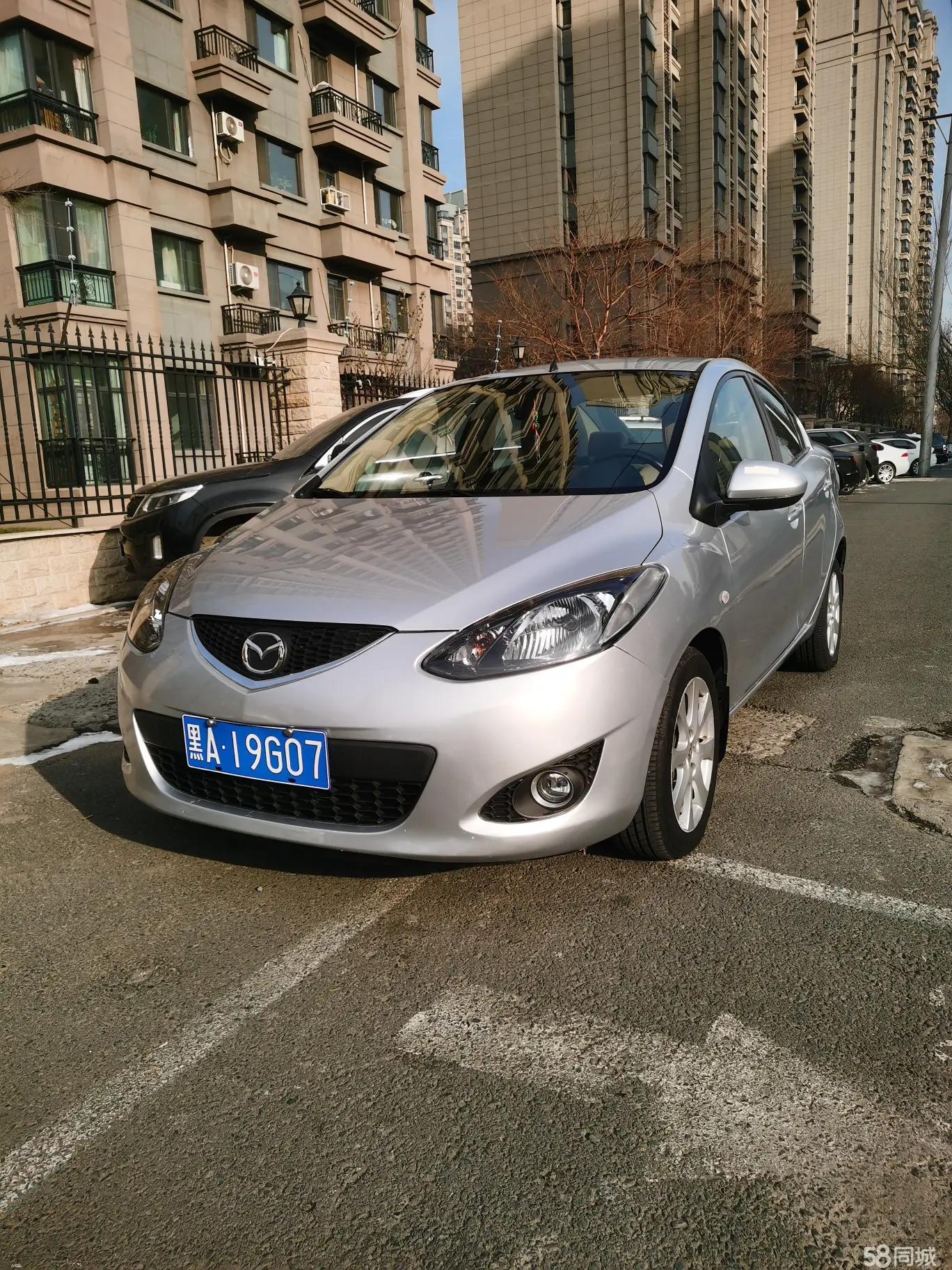 Mazda 2 Sedan 2009 汽车图片 