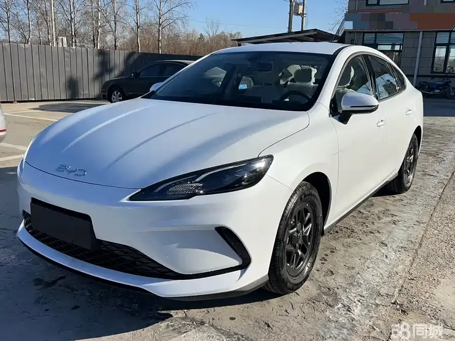 BYD Seal 05 DM-i 2025 car image 