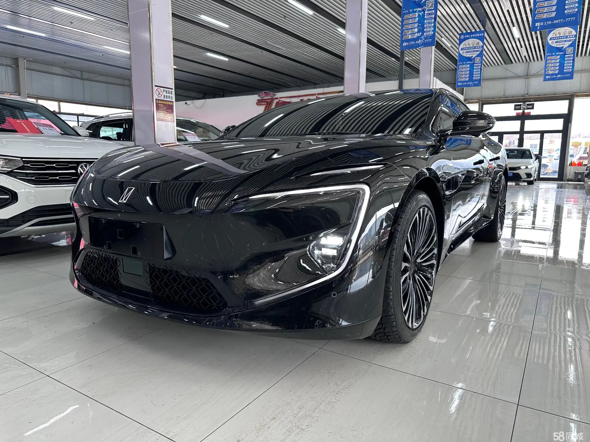 Avatr 12 2025 immagine di auto 