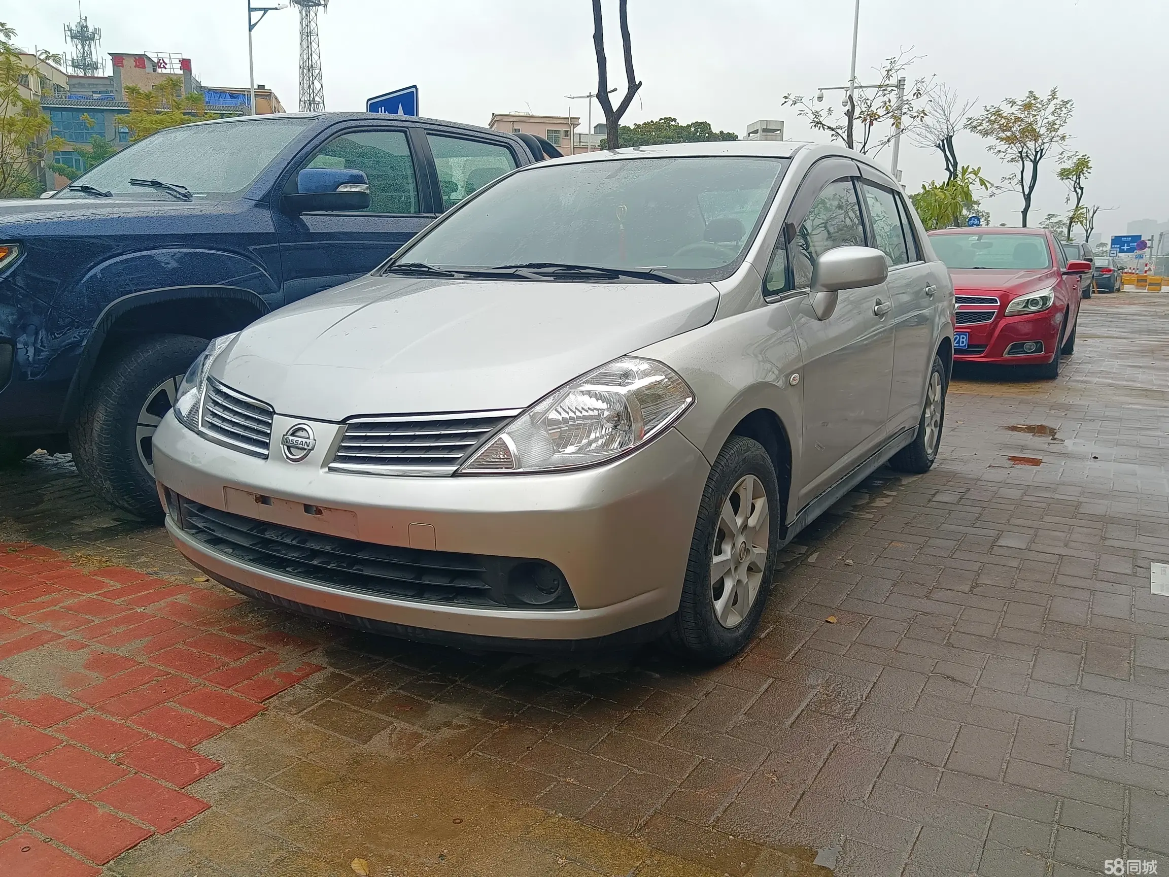 Nissan Tiida Sedan 2006 汽车图片 
