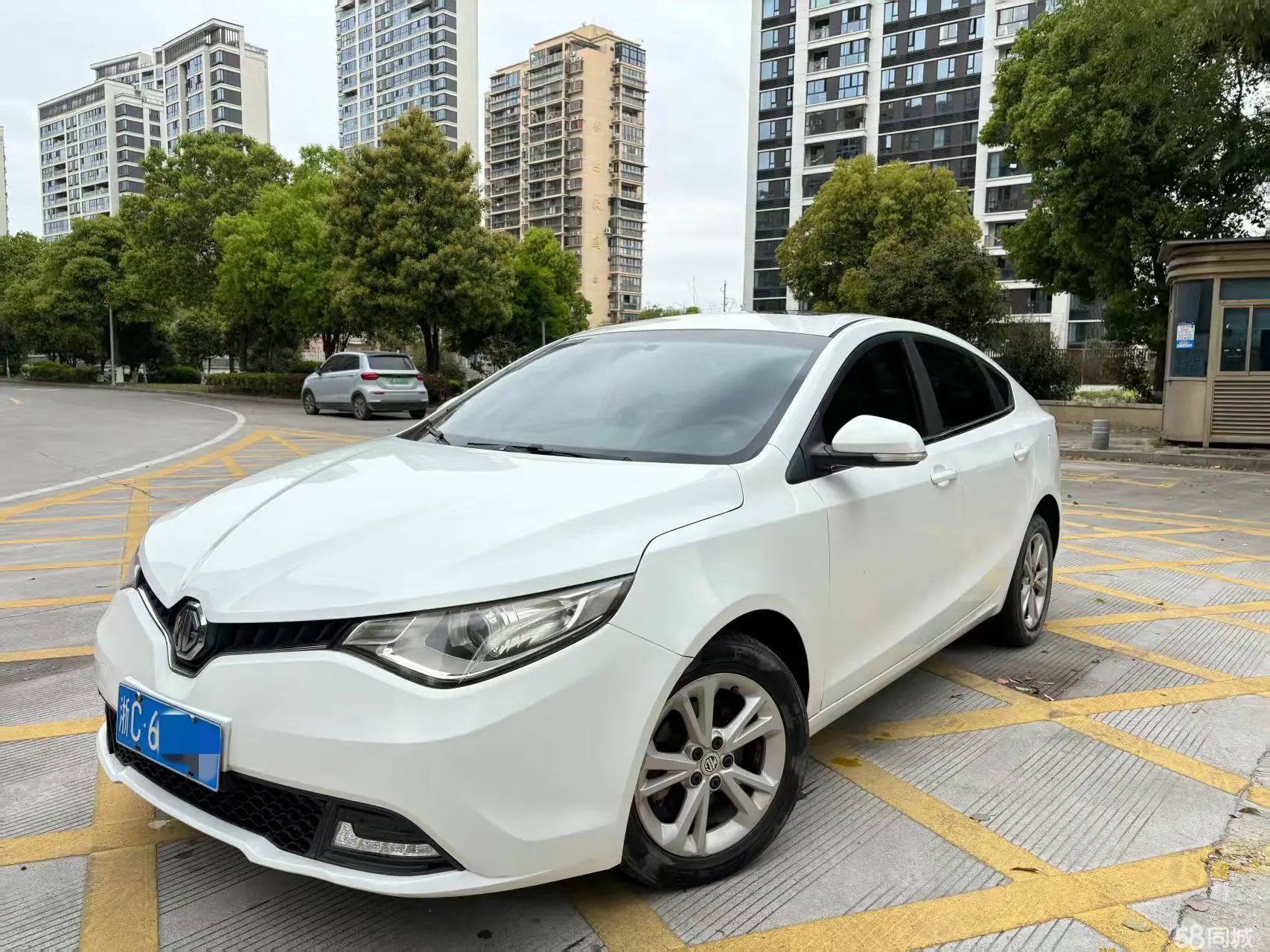 MG GT 2017 MG GT 2017 car image