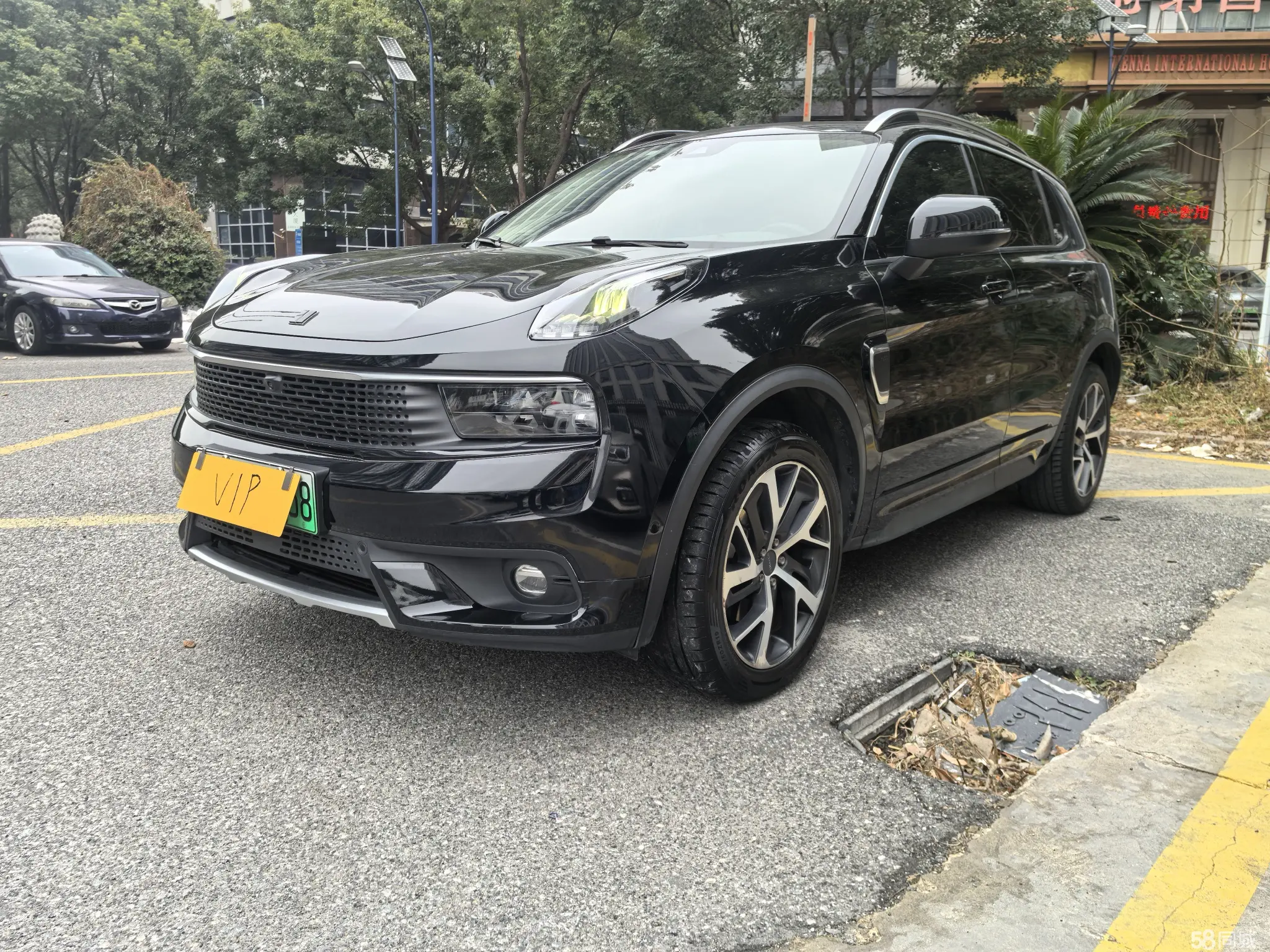Lynk & Co 01 EM-P 2018 Lynk & Co 01 EM-P 2018 car image