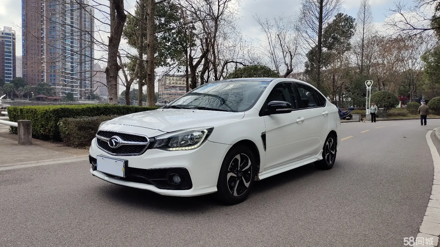 Soueast V5 Lingzhi 2017 汽车图片 