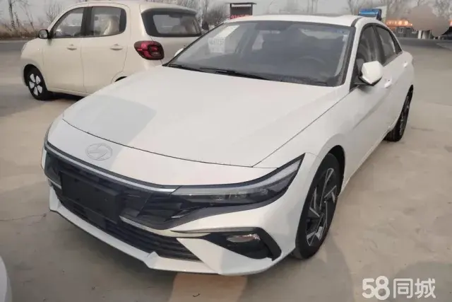 Hyundai Elantra 2025 car image 