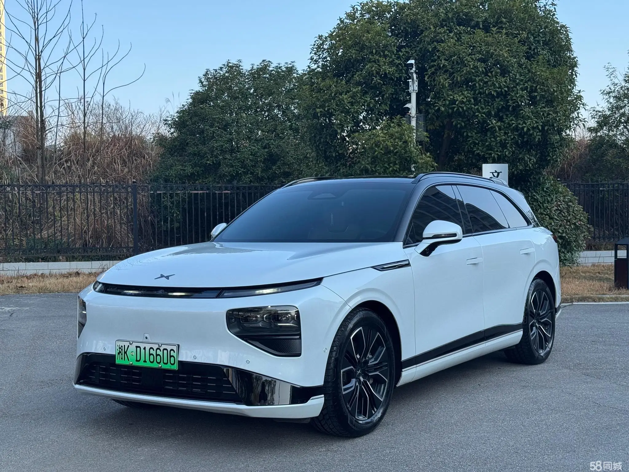 Xpeng G9 2025 汽车图片 