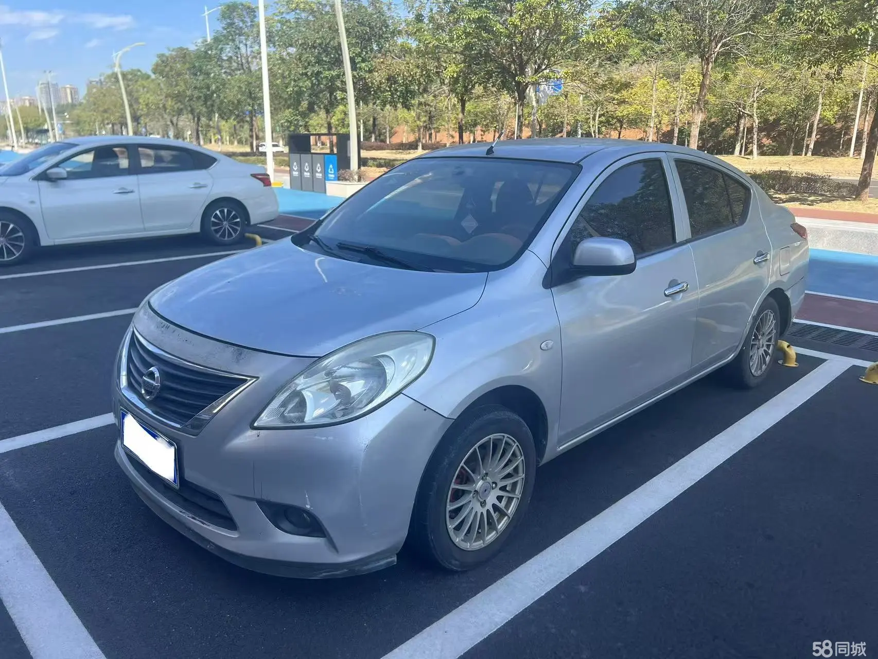 Nissan Sunny 2012 汽车图片 