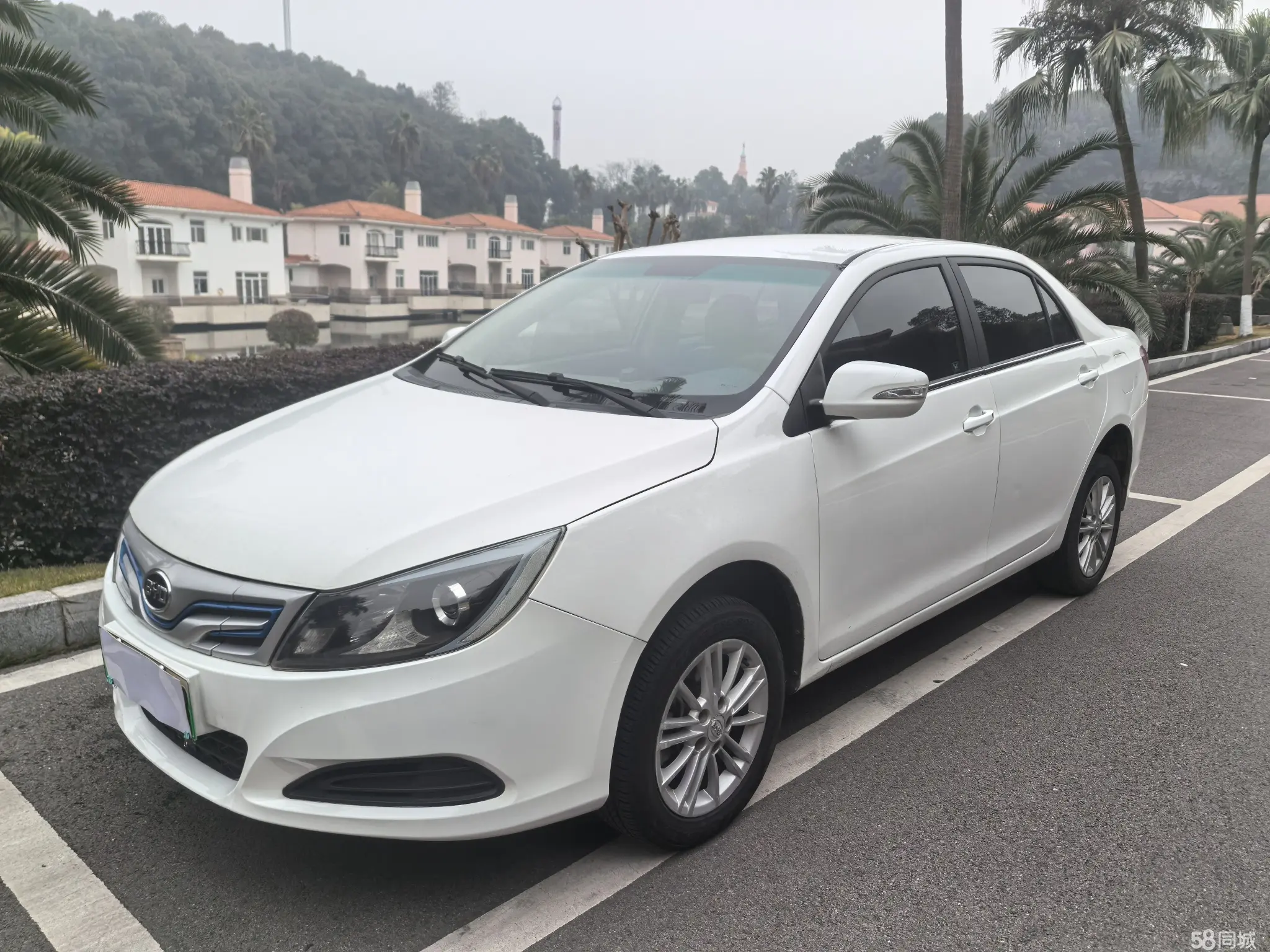 BYD e5 2018 car image 