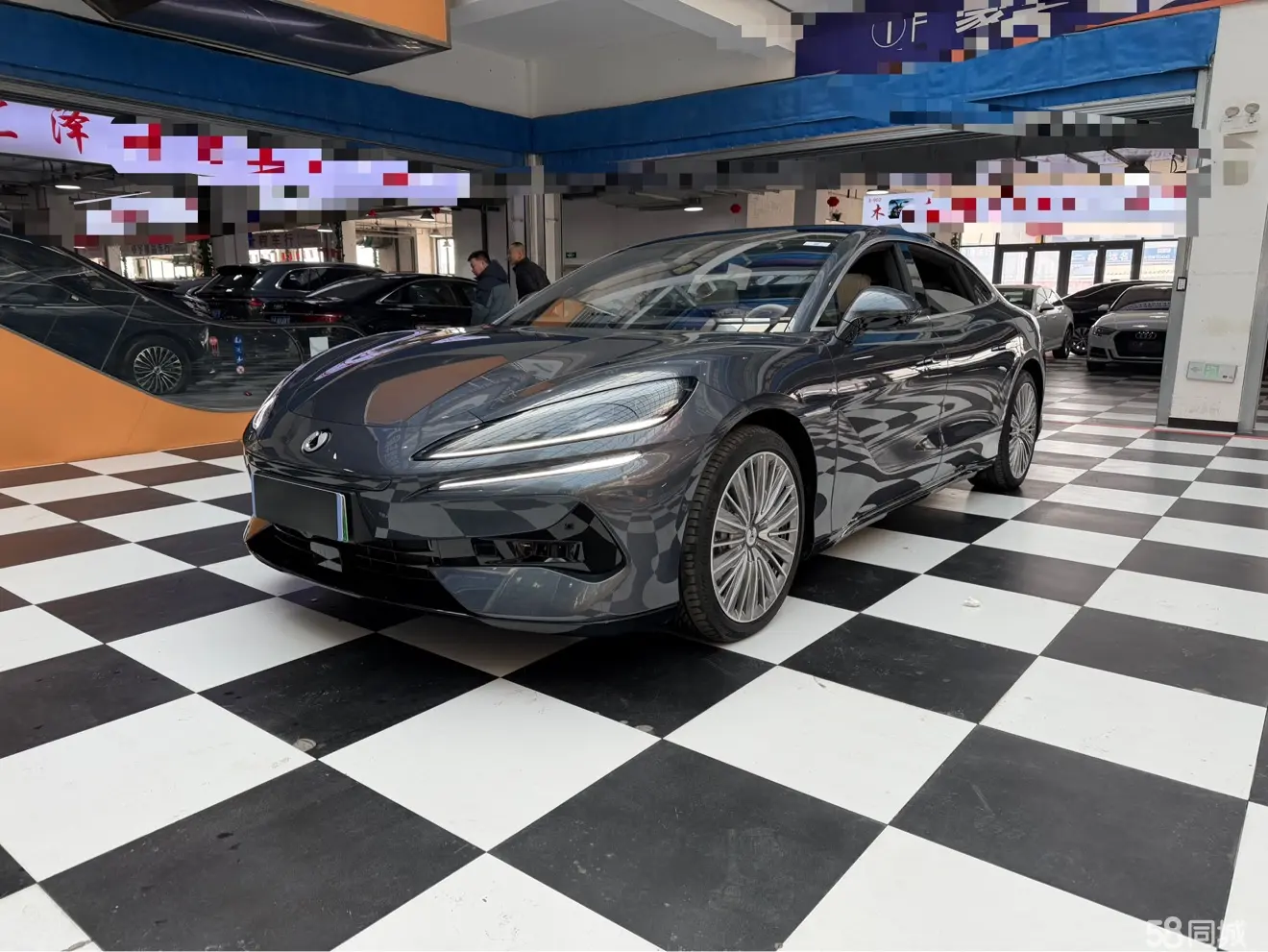 Denza Z9 2023 car image 