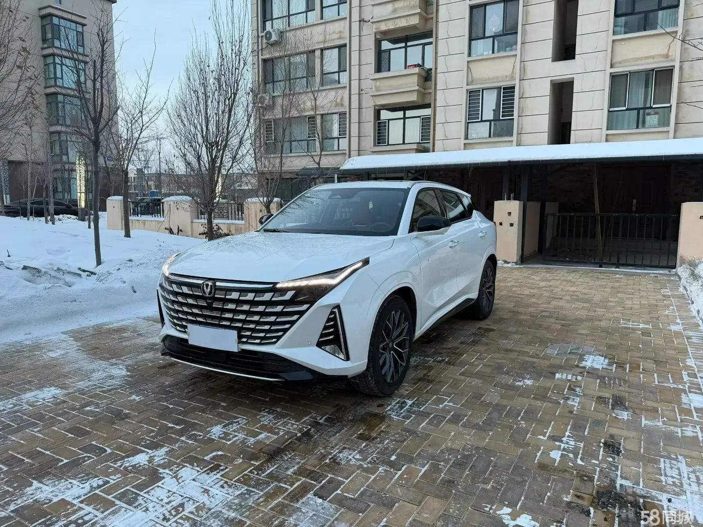 Changan UNI-Z 2024 صورة سيارة 