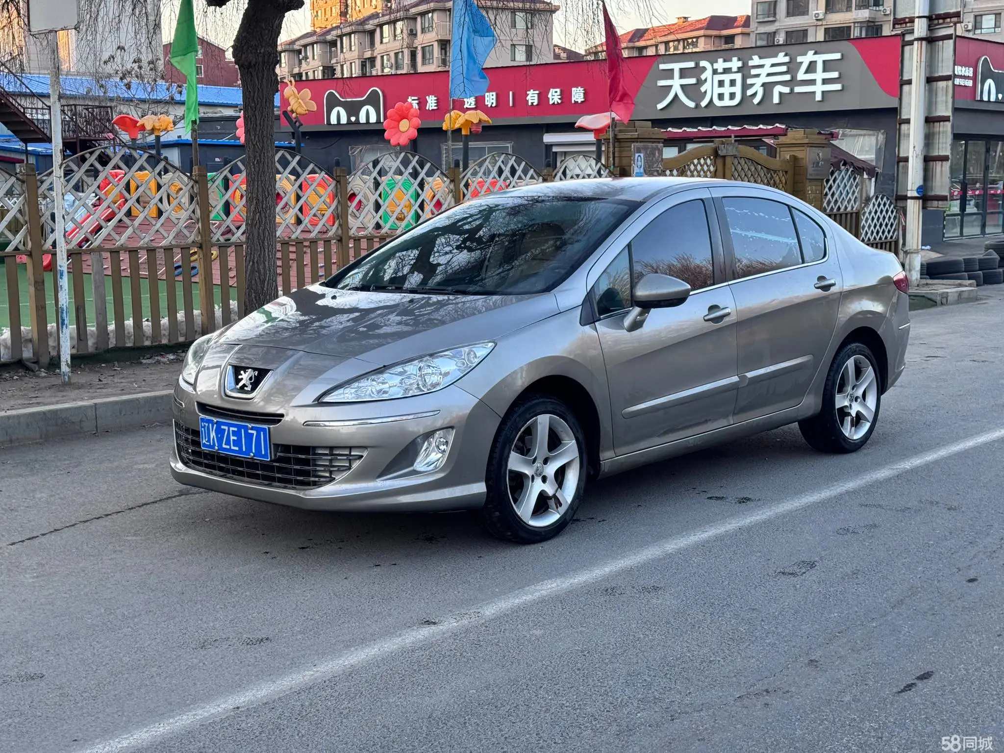 Peugeot 408 2010 汽车图片 