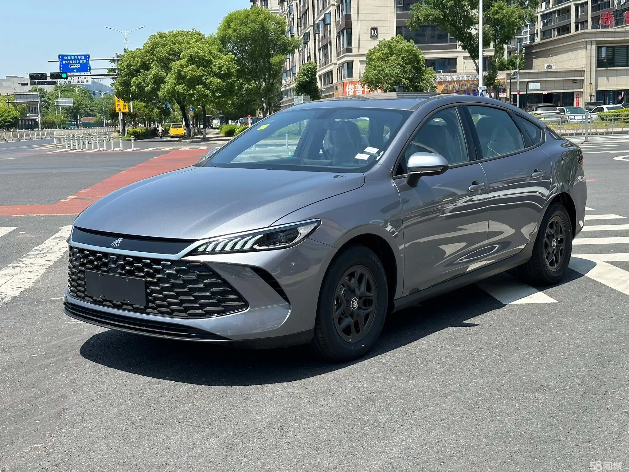 BYD Qin Plus 2025 imagem de carro 