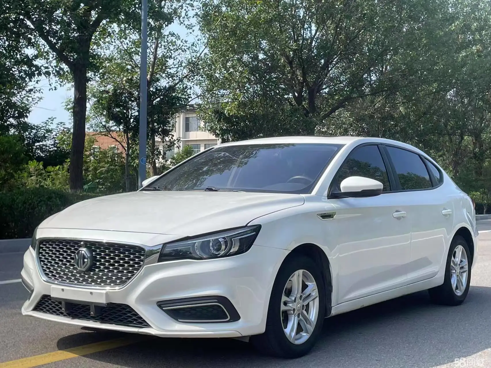 MG 6 2017 immagine di auto 