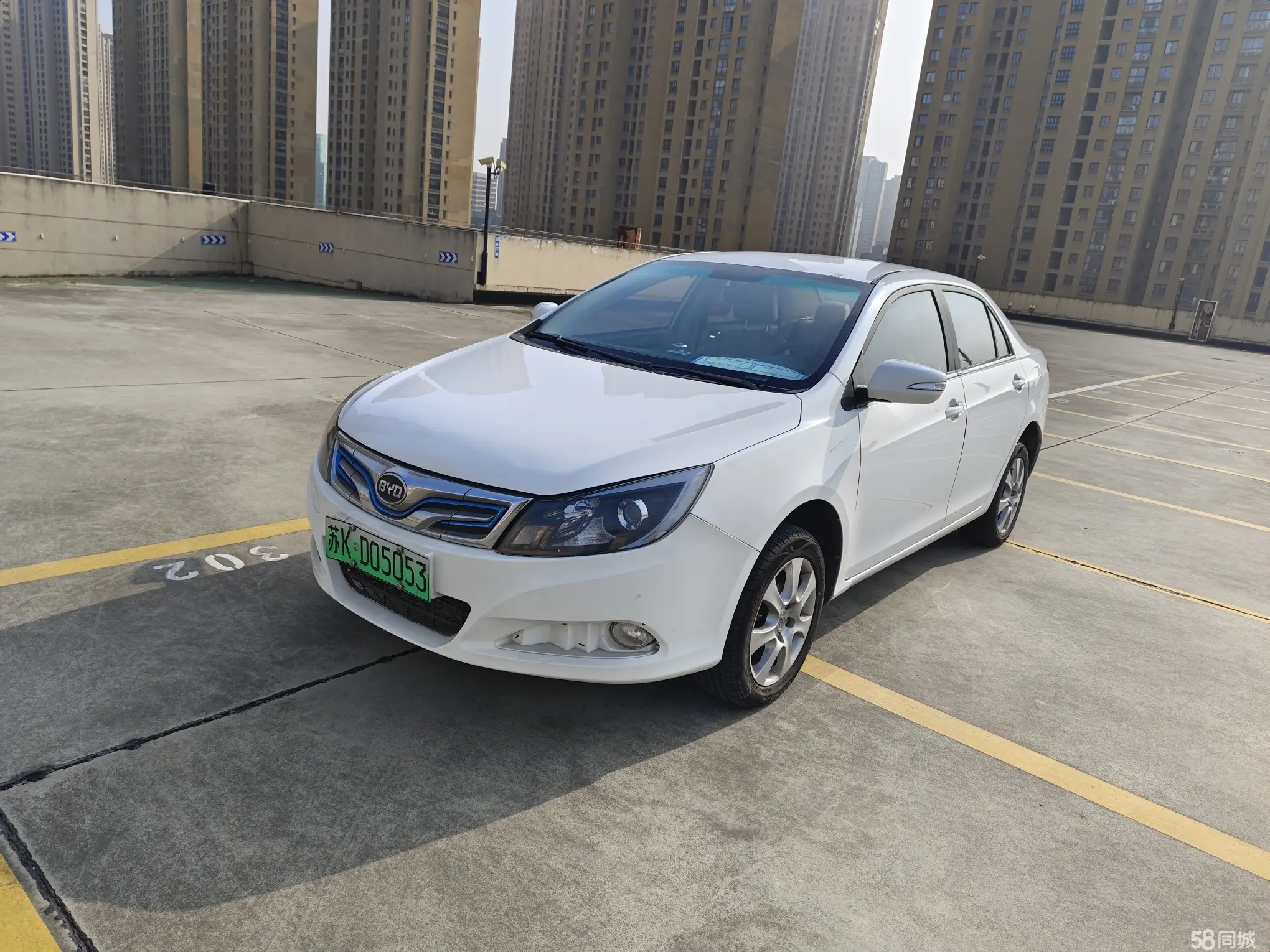 BYD e5 2017 car image 
