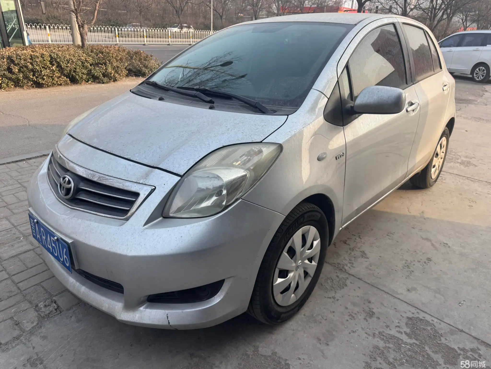 Toyota Yaris 2013 изображение автомобиля 