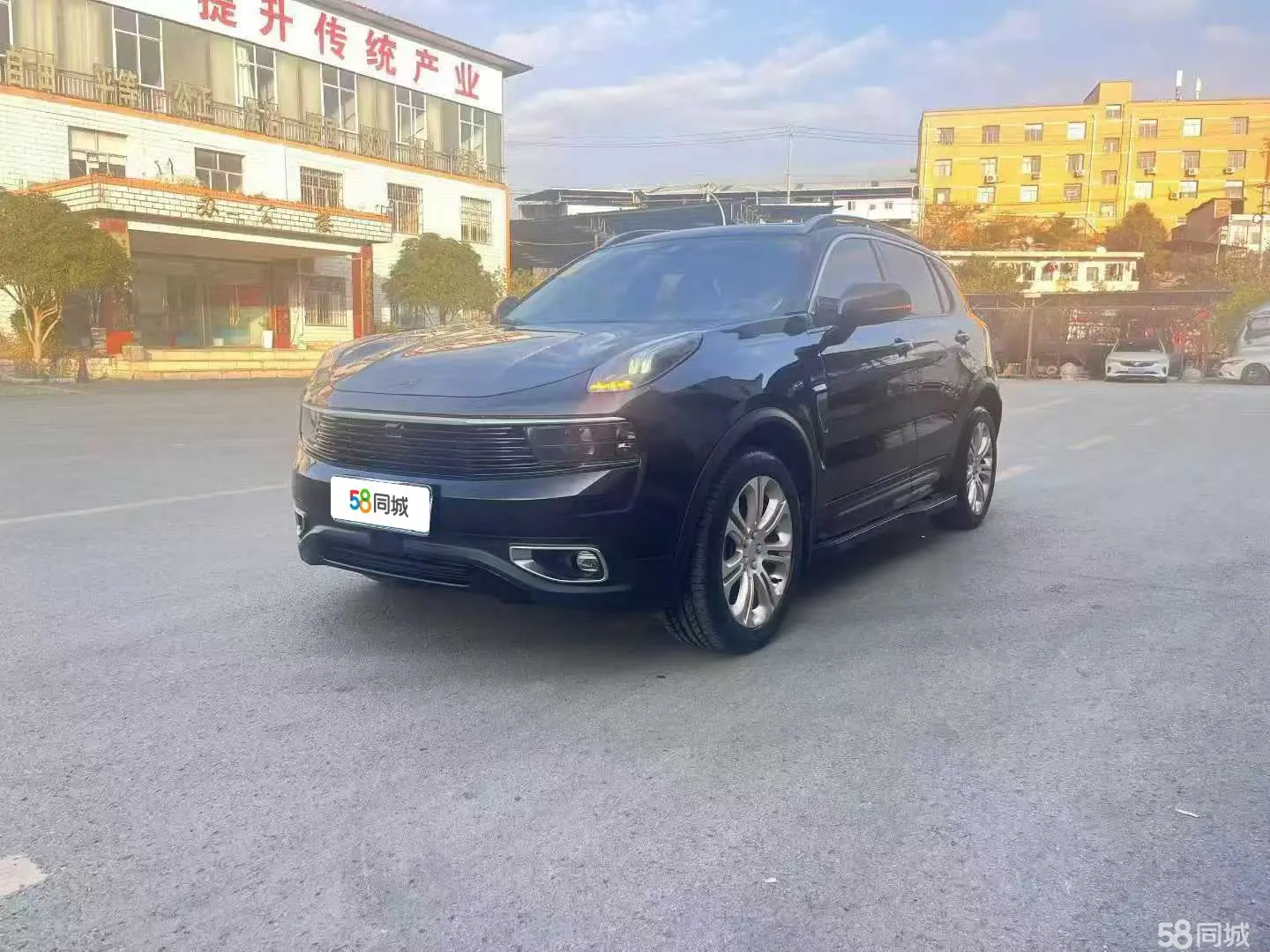 Lynk & Co 01 2019 Lynk & Co 01 2019 car image