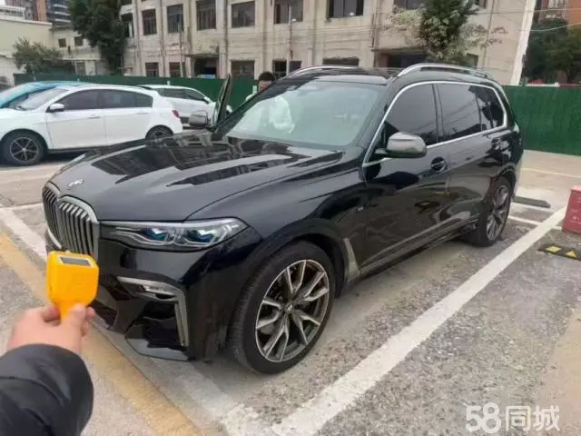 BMW X7 2021 汽车图片 
