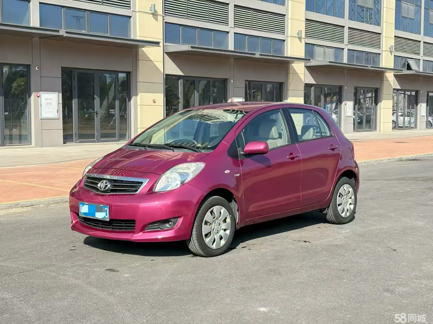 Toyota Yaris 2012 изображение автомобиля 