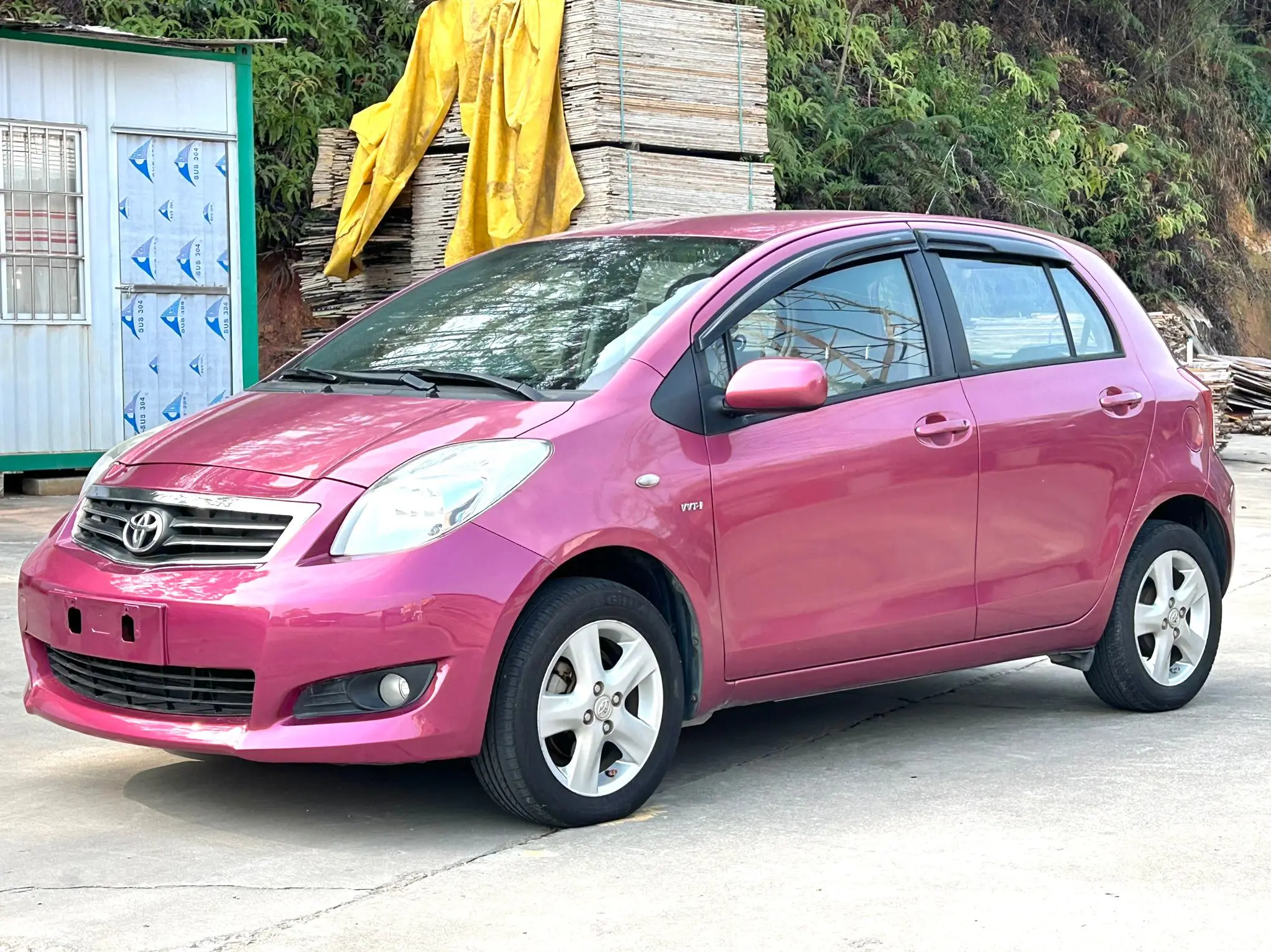 Toyota Yaris 2012 изображение автомобиля 