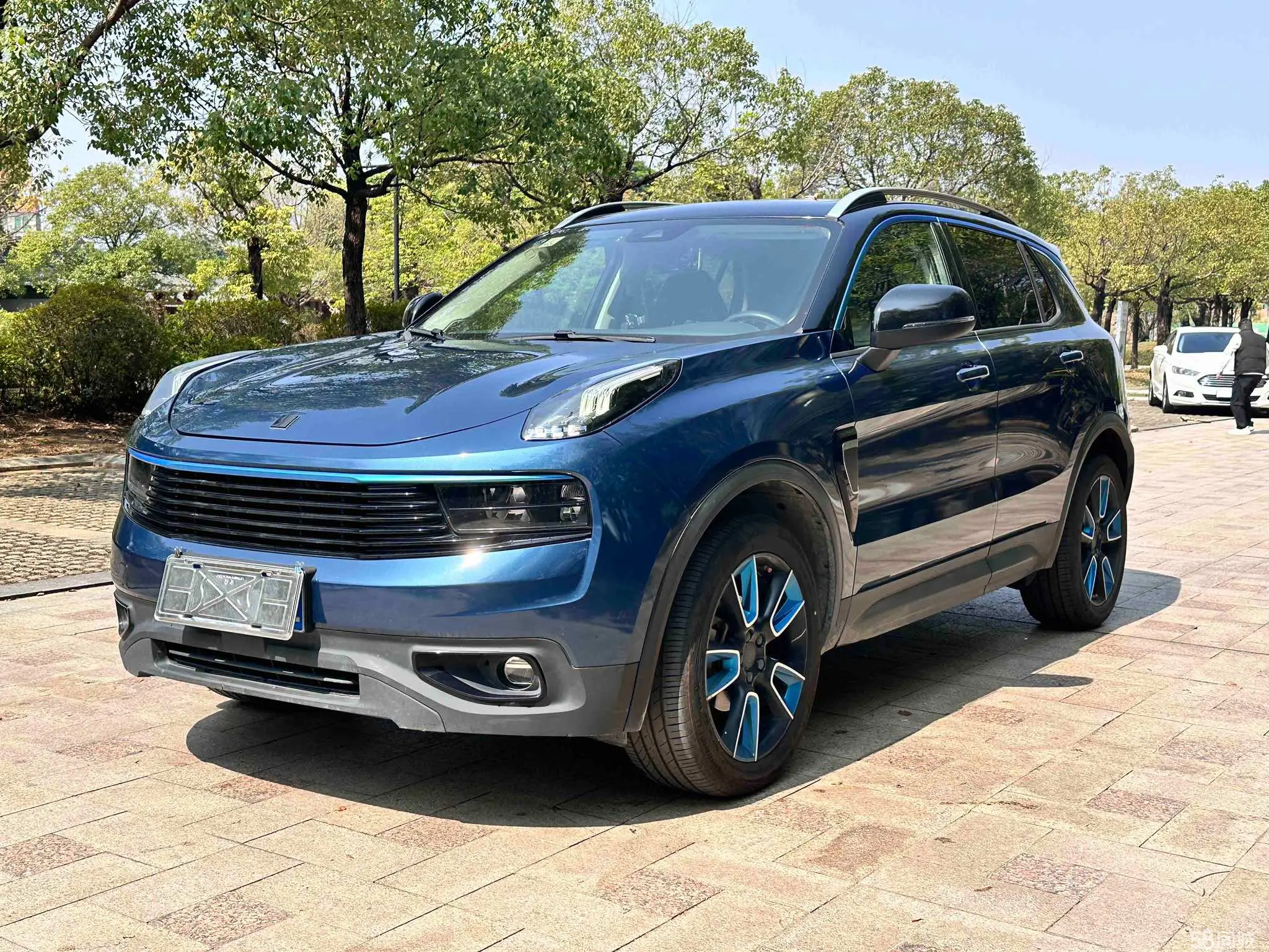 Lynk & Co 01 2018 Lynk & Co 01 2018 car image