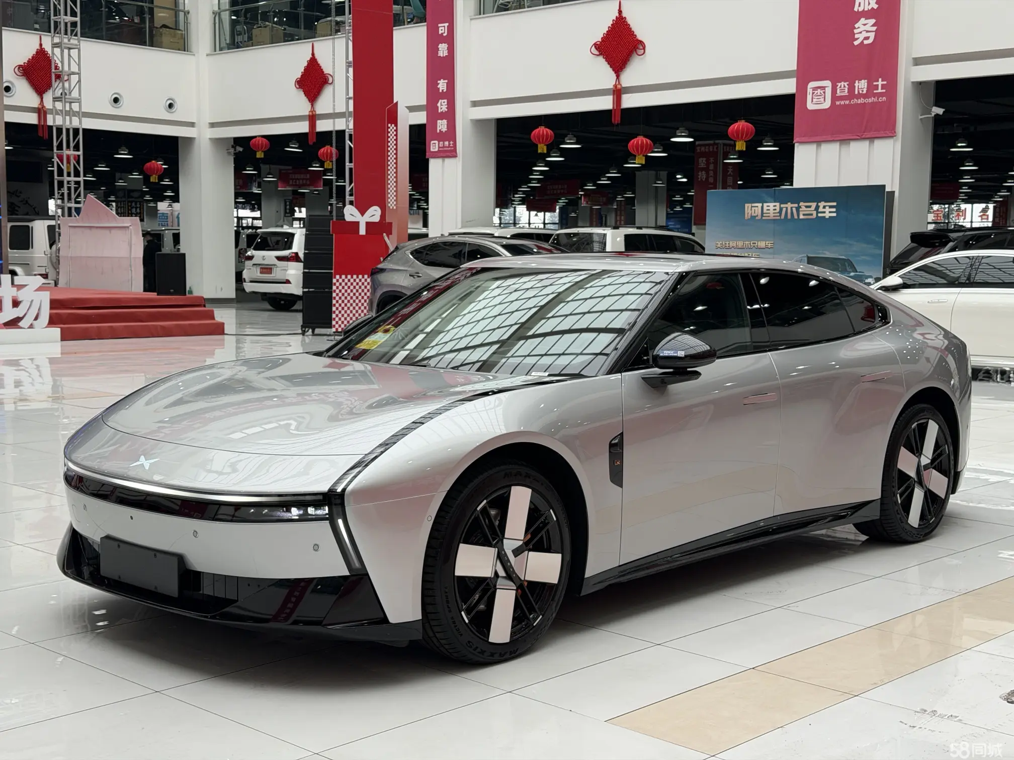 Xpeng 2025 汽车图片 