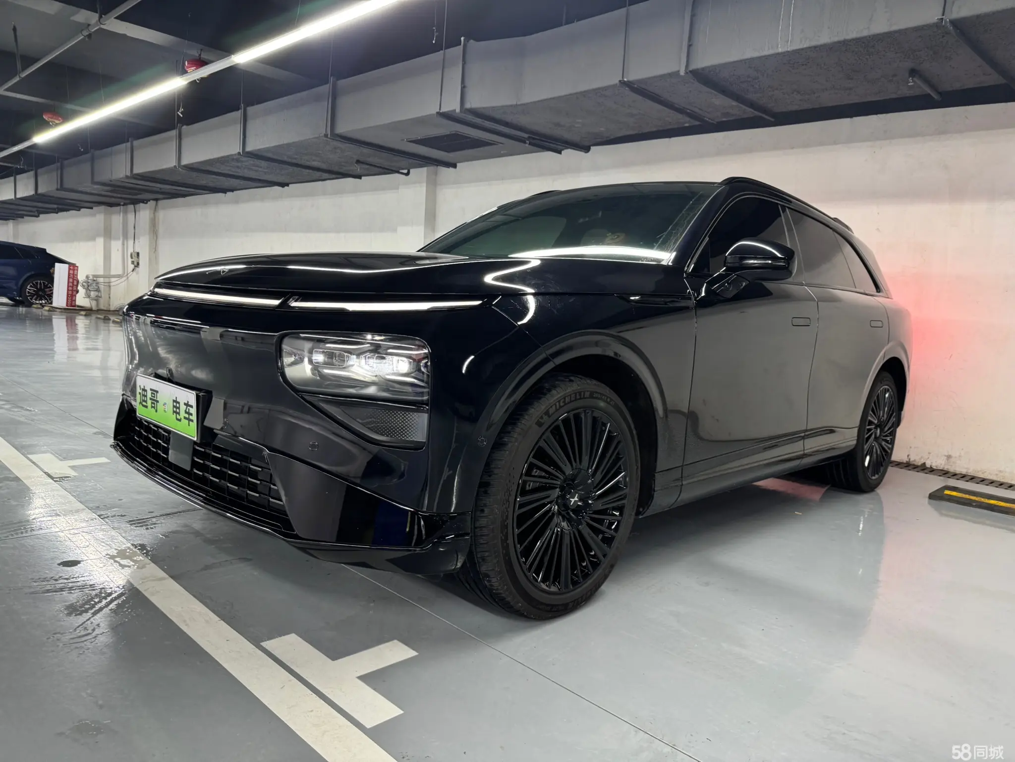 Xpeng G9 2025 汽车图片 