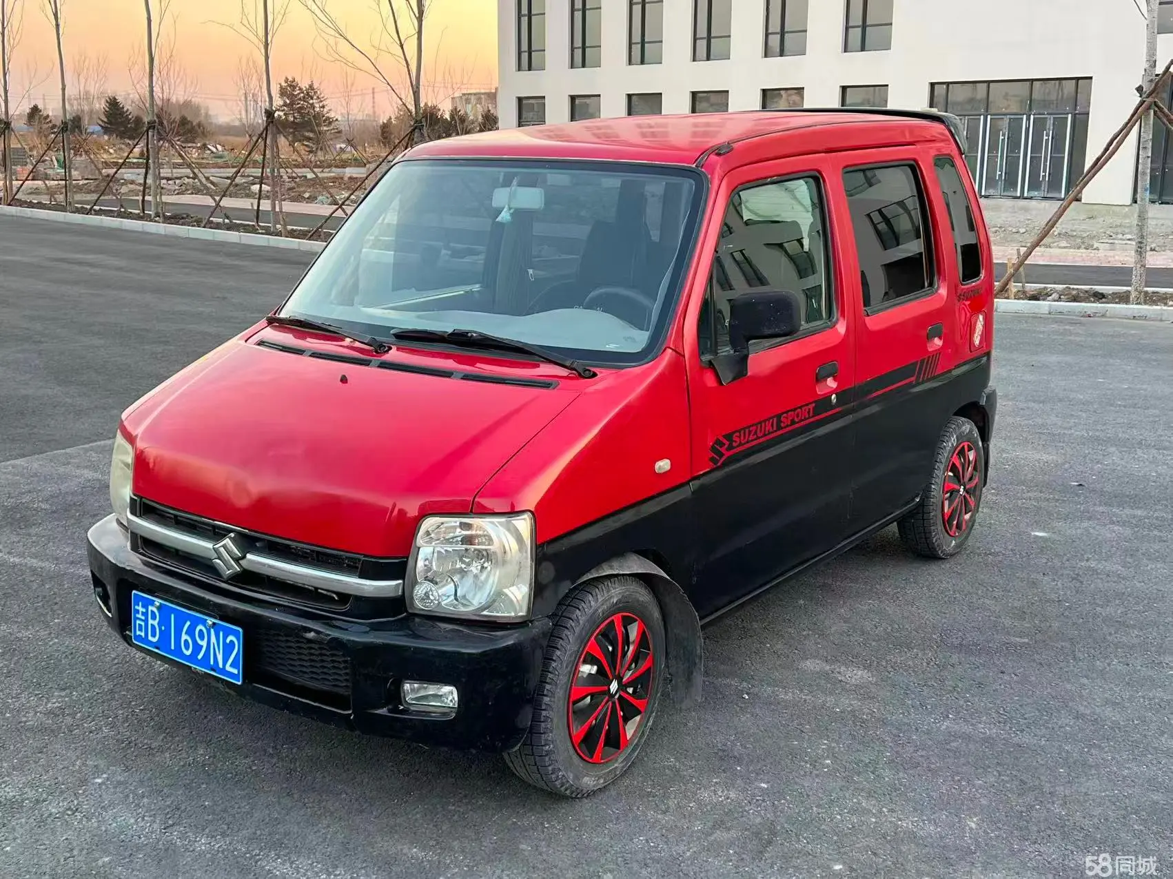 Suzuki Wagon R 2010 汽车图片 