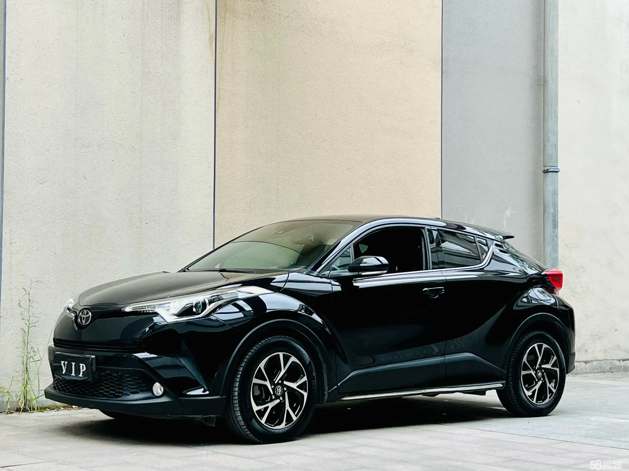 Toyota C-HR 2020 汽车图片 