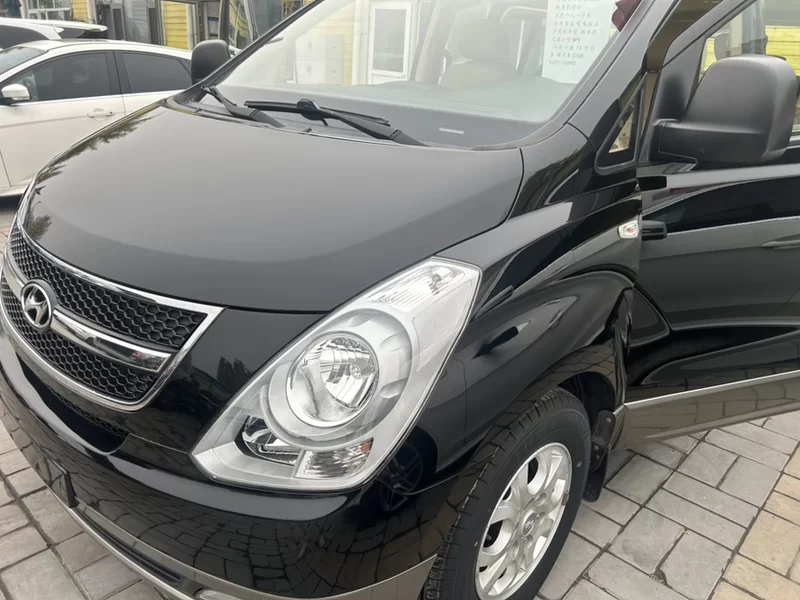 Hyundai H-1 2012 car image 