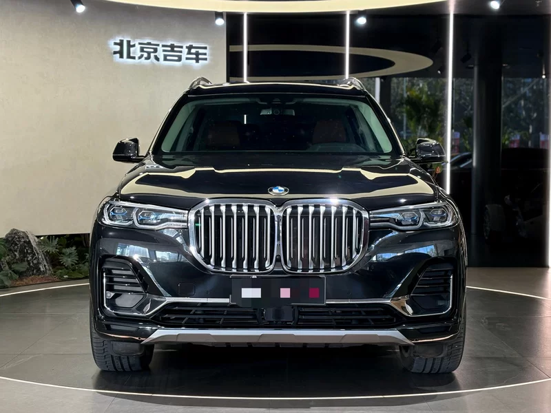 BMW X7 M60i 2020 car image 