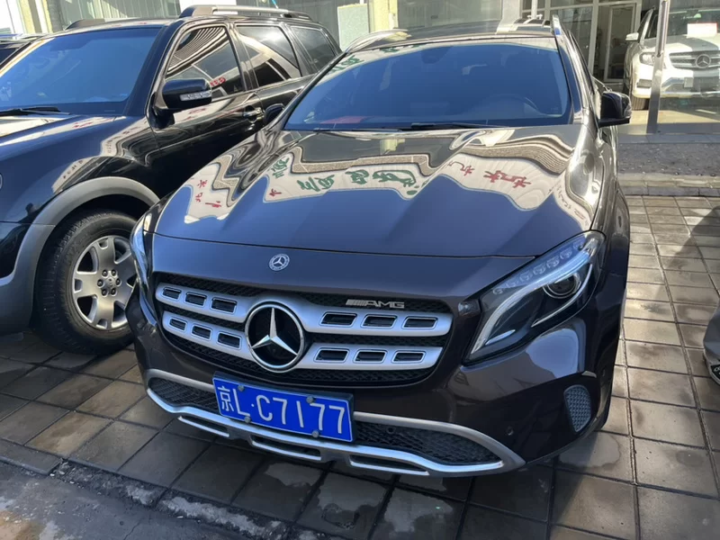 Mercedes-Benz GLA Class 2018 car image 