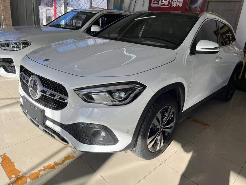 Mercedes-Benz GLA Class 2021 car image 