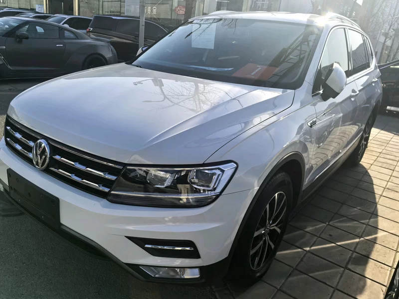 Volkswagen Tiguan L 2018 Volkswagen Tiguan L 2018 car image